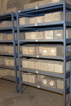 Podobné zkušební bloky  – novodobé jsou uloženy v prostorách Richard II, kde se odebírají vzorky z betonu při uzavírání naplněných komor.