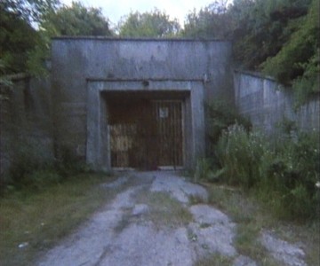 Vstupní portál do podzemní továrny Richard I, chodba C/D stav v roce 1984.