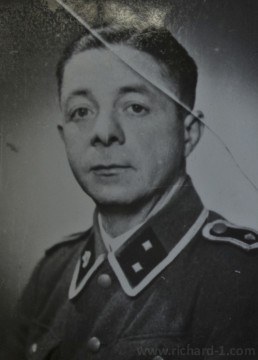 WITTENSE Otto, SS – Unterscharführer. V roce 1945 stár asi 45–50 let.