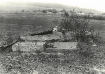 Ruiny rozbořené větrací šachty – foto – archív Stanislava Hrušky.