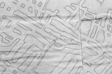 Mapa, v jejímž středu je bodem vyznačen luftschacht – větrací šachta č.2.