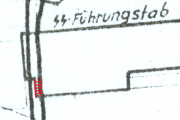 Výřez z dobové mapy, kde je vyznačena TEORETICKÁ možnost umístění schodiště do podzemí, levé části továrny Richard.