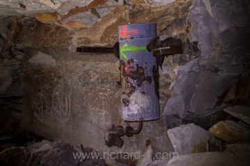 Na jedné ze stěn chodby C se zachovala i kondenzační jímka parovodního vytápění.