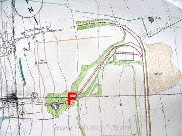 Vchod F – výřez z mapy podzemní továrny Richard. Na mapě je zakresleno <strong>jak by vypadal</strong> vchod po dokončení továrny. K výstavbě nikdy nedošlo.