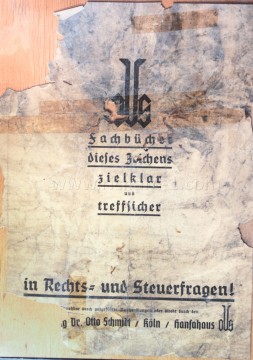 Strana desek učebnice v právních a daňových otázkách. Vydavatel Dr. Otto Schmidt, Köln.
