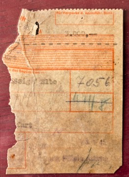Lístek na částku 3.000,– Pravděpodobně se jedná o šek či výplatní lístek Aussig/Elbe, položka 7056, podepsaný celým vzorovým podpisem (razítko Full Signature), datum zřejmě 8. 1. 1945.