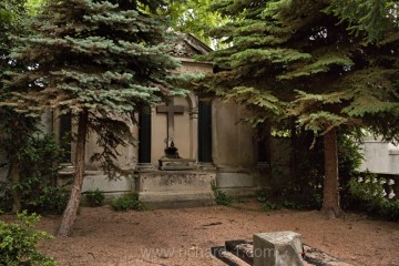 Původní majitelé zámečku mají svou hrobku na hřbitově v Litoměřicích.
