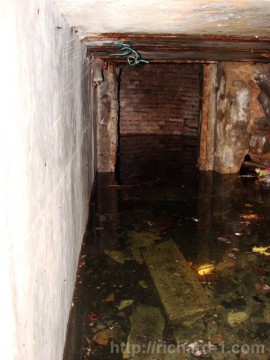 Zatopené spodní patro u studny na pitnou vodu