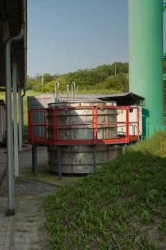 A další venkovní pracoviště. V tomto případě pro ověření vodotěsnosti kontejneru.